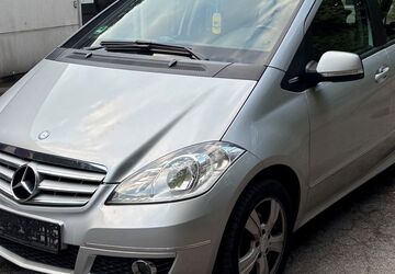 Mercedes-Benz A 180 182.300 km 2.890 &euro; Solingen 42697