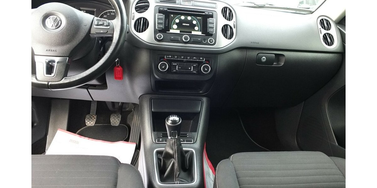 VW Tiguan CUP SPORT NAVI PARKPILOT TEMPOMAT 88.859 km 10.908 &euro; Köln 50858