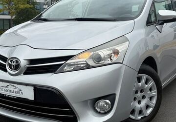 Toyota Verso 330.000 km 3.899 &euro; Köln (Ostheim) 51107