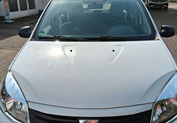 Dacia Sandero 64.100 km 3.600 &euro; Düsseldorf 40237