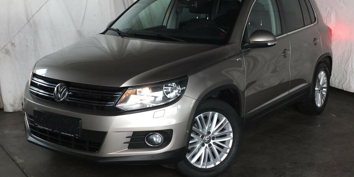 VW Tiguan CUP SPORT NAVI PARKPILOT TEMPOMAT 88.859 km 10.908 &euro; Köln 50858
